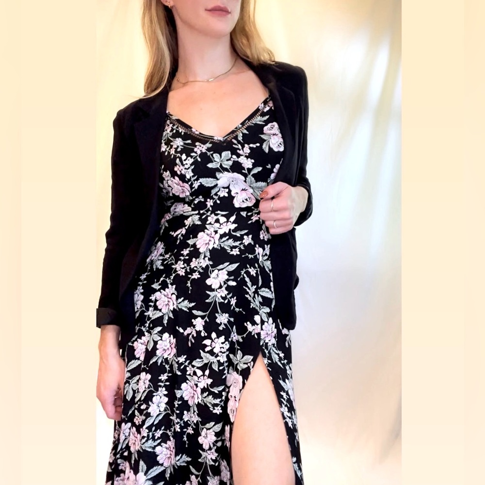 Lulu’s Sundress - Picture 2 of 3